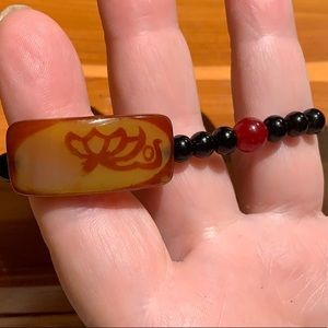 Adjustable stone bracelet lotus